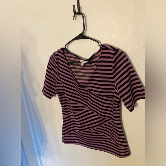 4/$25 Candie’s pink with black stripes shirt sleeve tee in size Large - Picture 1 of 4